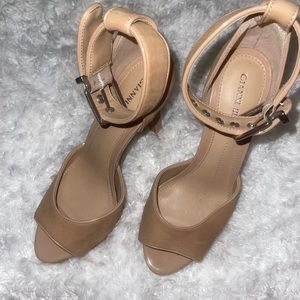 Tan Gianni Bini high heels